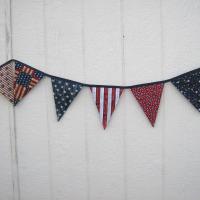 4th of July Banner, Red White and Blue Independence Day Decoration, Stars & Stripes Pennant for Patio and Porch, Patriotic Home Décor