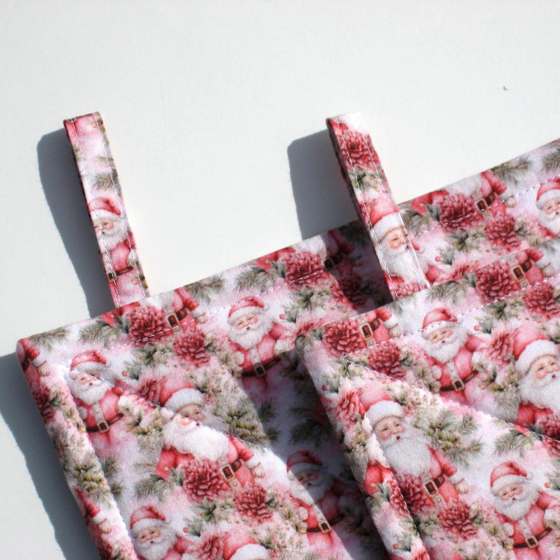 Pink Christmas Potholders, Retro Mini Santa Quilted Hot Pads, USA Handmade Stocking Stuffer, Hostess Bringsel, Wrapped for Gift Giving