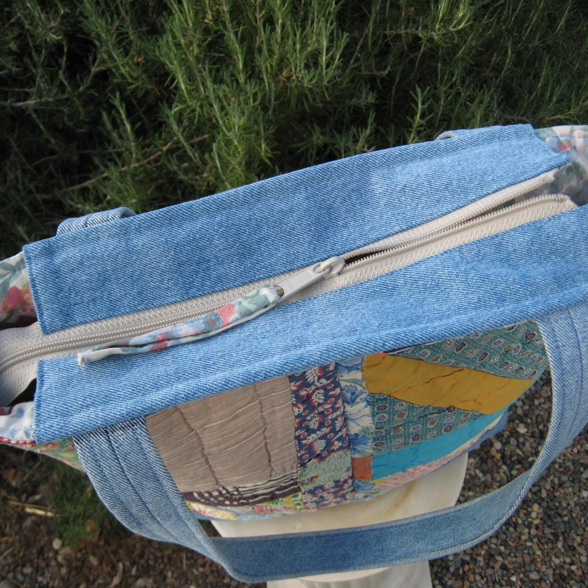Granny Quilt Tote #1, Upcycled Vintage Scrap Patchwork Bag with Zipper, USA Hand Made