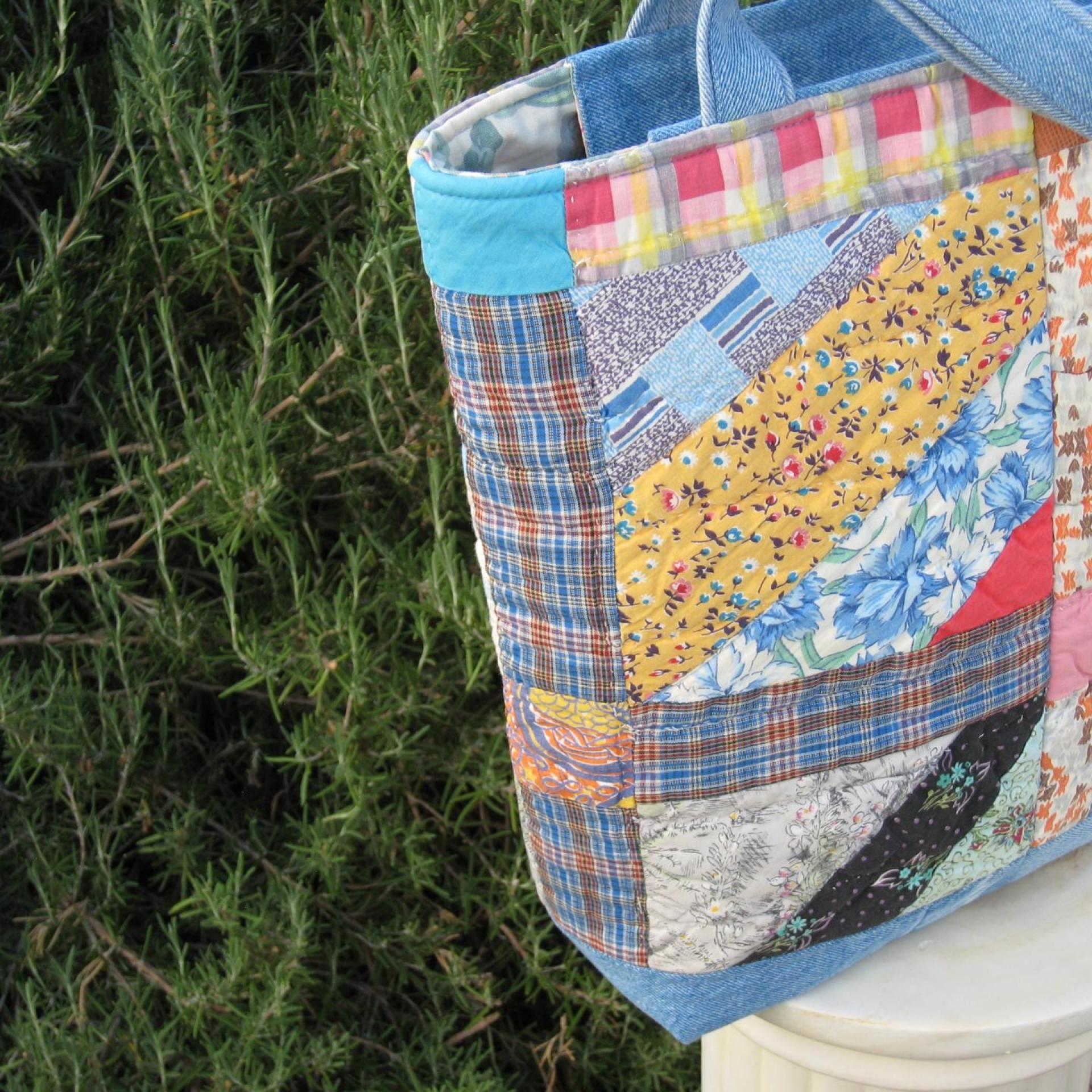 Granny Quilt Tote #2, Upcycled Vintage Scrap Patchwork Bag with Zipper, USA Hand Made
