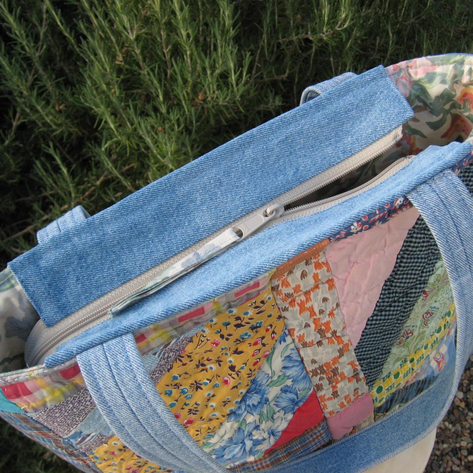 Granny Quilt Tote #2, Upcycled Vintage Scrap Patchwork Bag with Zipper, USA Hand Made