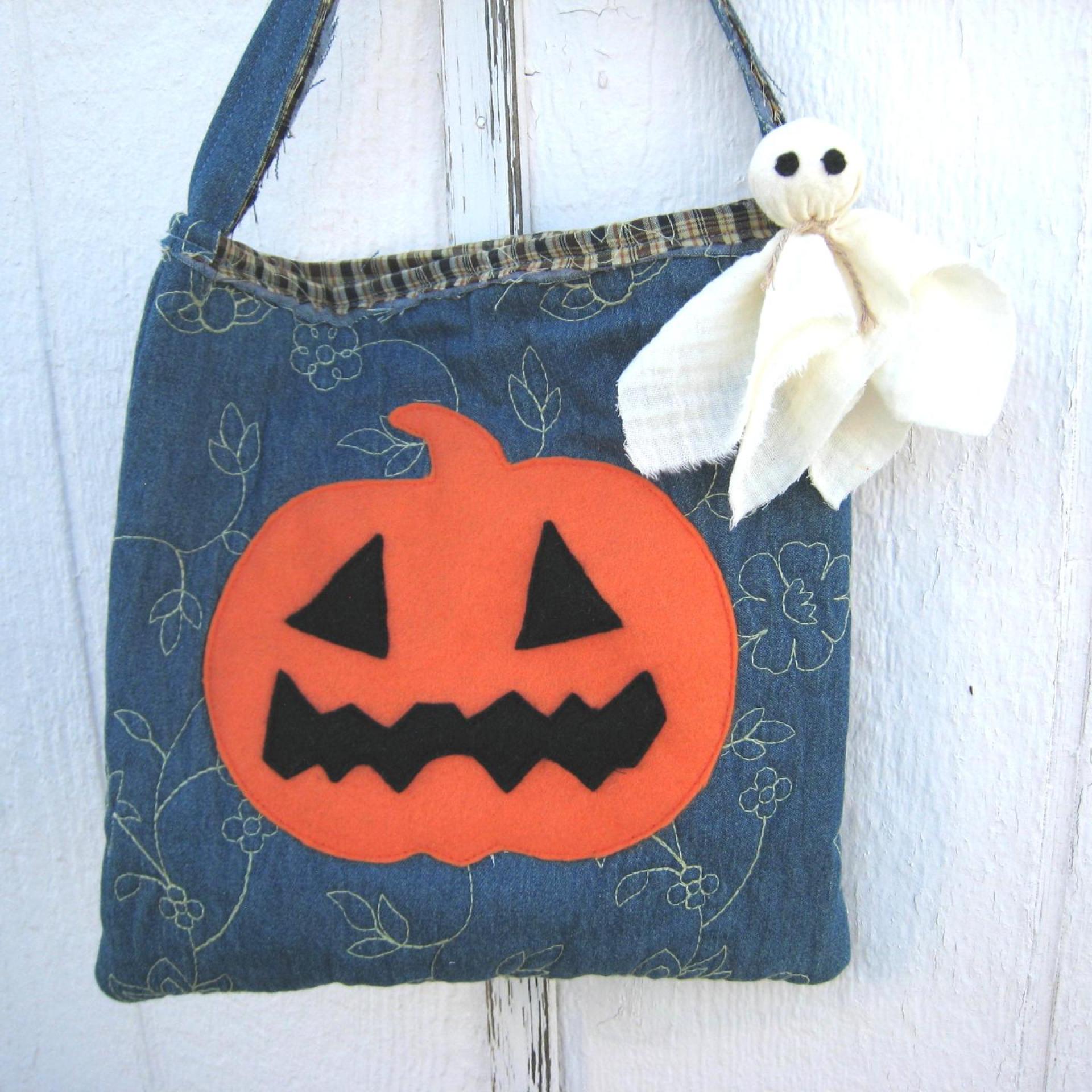 Halloween Treats Bag, Rustic Doorhanger Decoration with Pumpkin and Ghost, USA Handmade