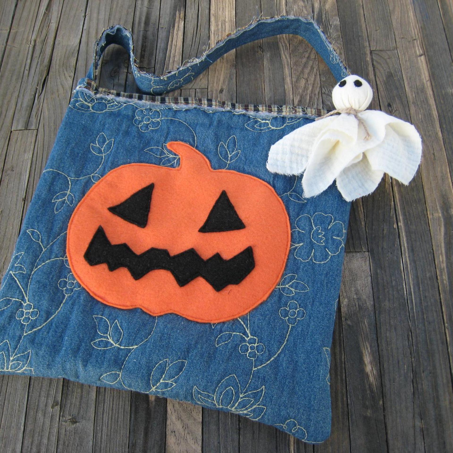 Halloween Treats Bag, Rustic Doorhanger Decoration with Pumpkin and Ghost, USA Handmade