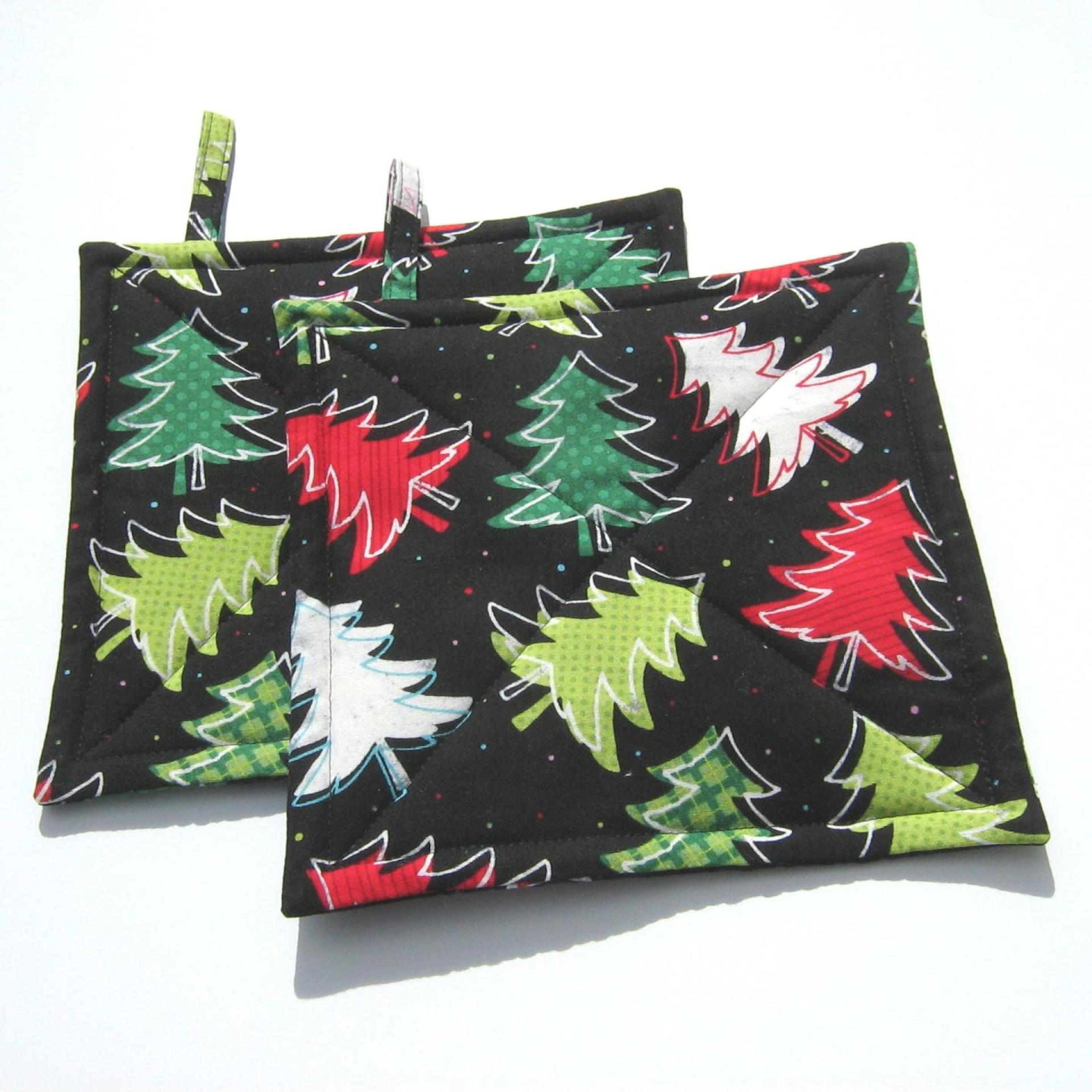 Christmas Trees Potholders, Red, Green, White Holiday Quilted Hot Pads, USA Handmade Housewarming, Hostess Gift, Stocking Stuffer