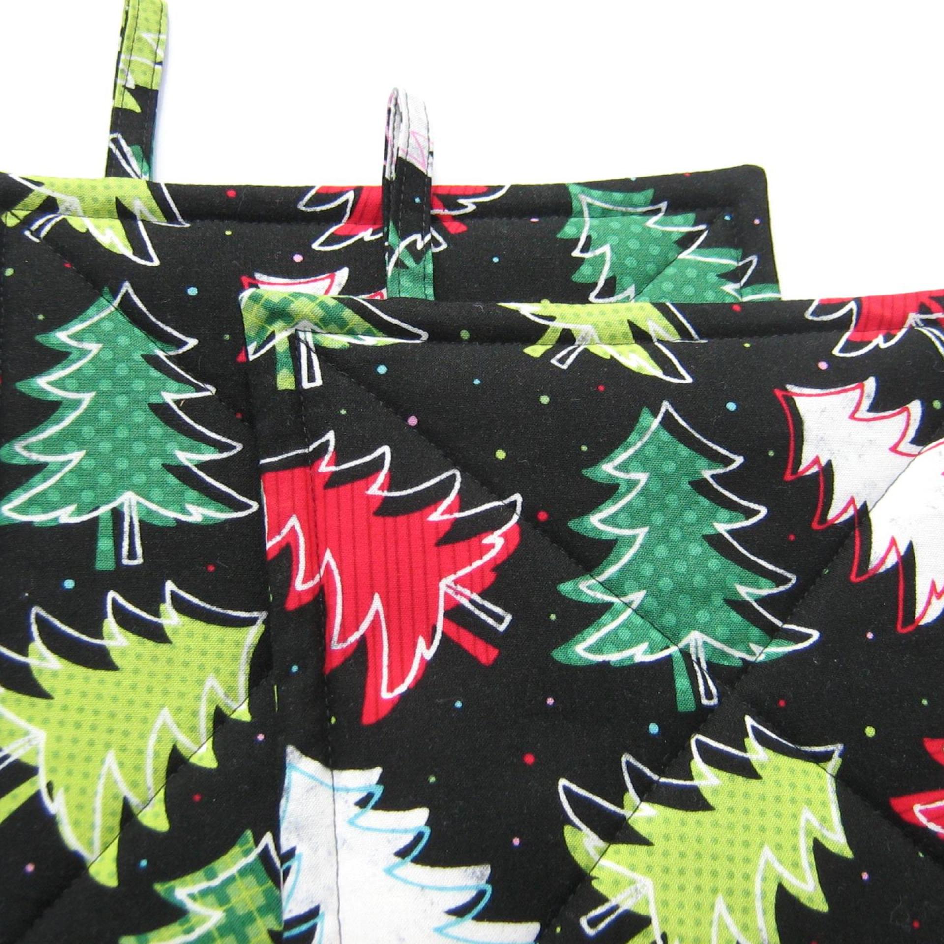 Christmas Trees Potholders, Red, Green, White Holiday Quilted Hot Pads, USA Handmade Housewarming, Hostess Gift, Stocking Stuffer