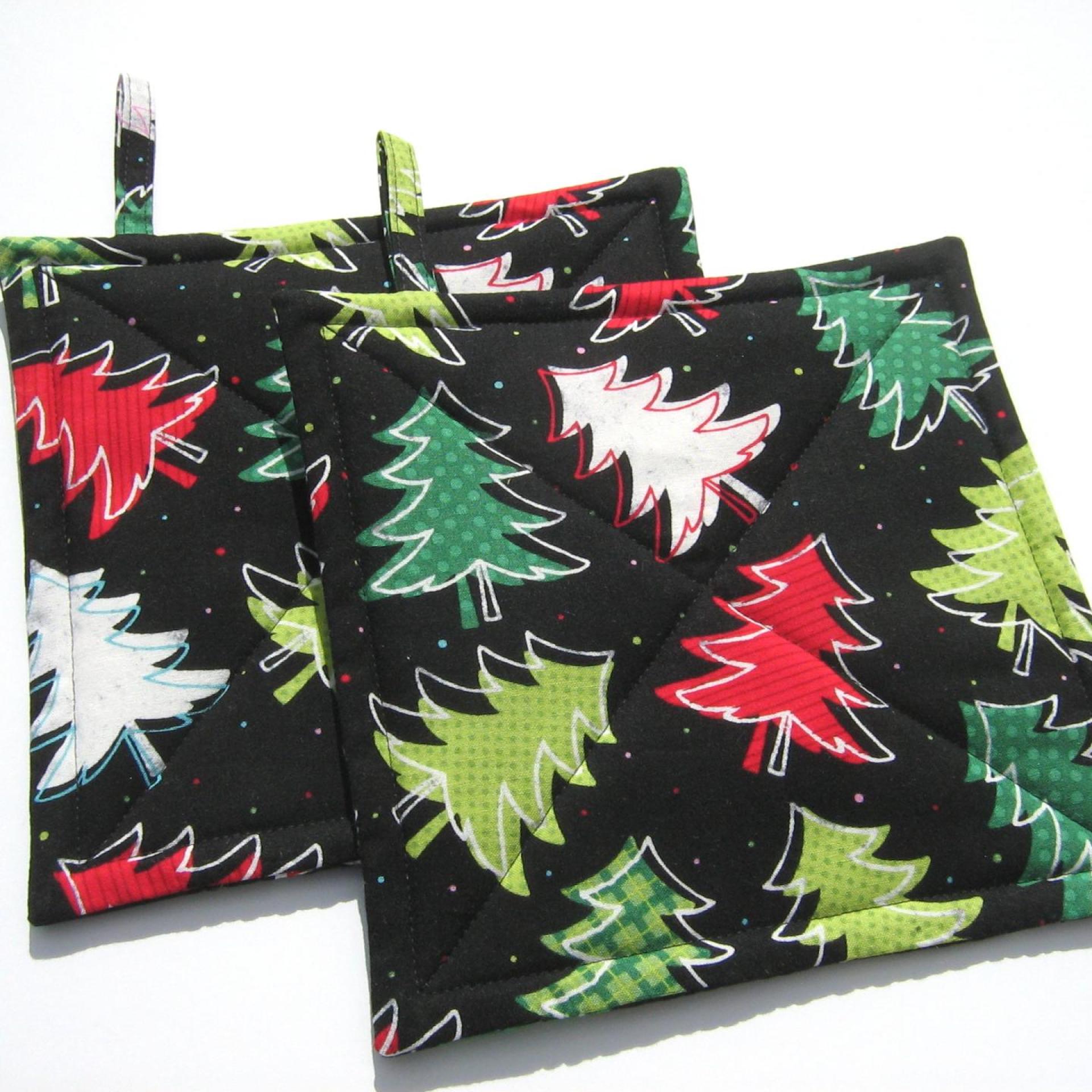 Christmas Trees Potholders, Red, Green, White Holiday Quilted Hot Pads, USA Handmade Housewarming, Hostess Gift, Stocking Stuffer
