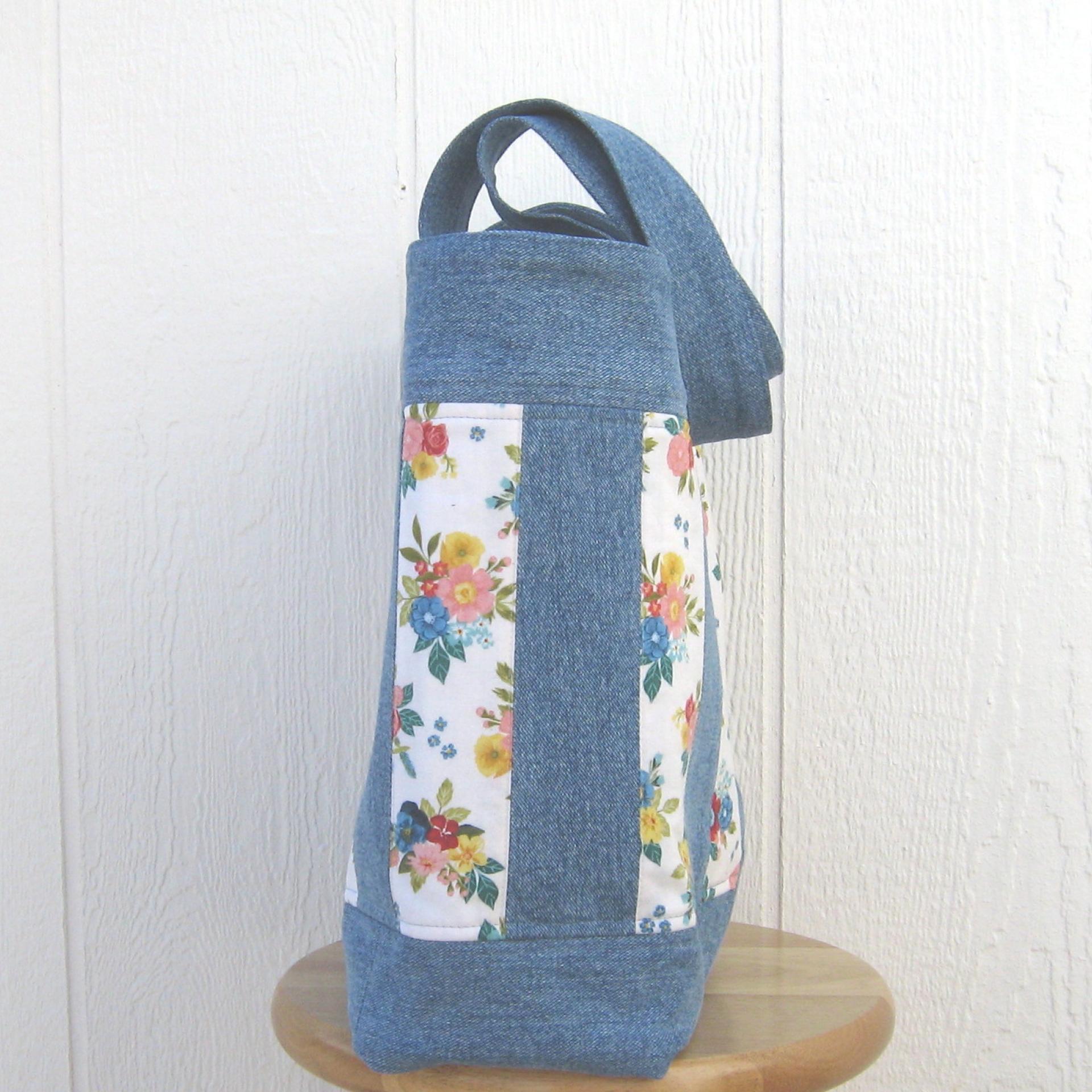 Upcycled Denim Tote, Patchwork Shopping Bag in Repurposed Light Indigo Denim & Floral Cotton, Lined Big Bag with Pockets