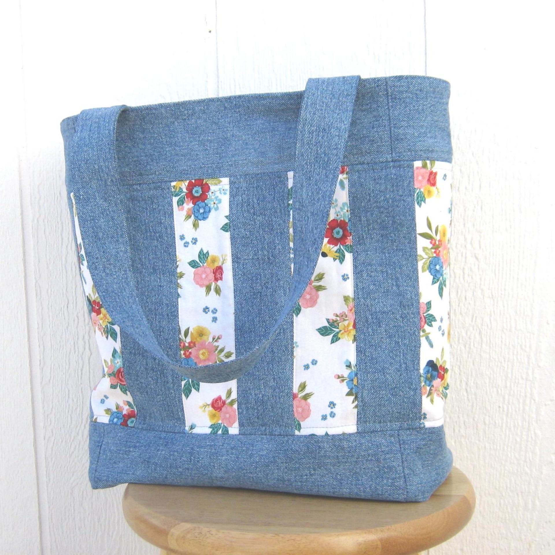 Upcycled Denim Tote, Patchwork Shopping Bag in Repurposed Light Indigo Denim & Floral Cotton, Lined Big Bag with Pockets