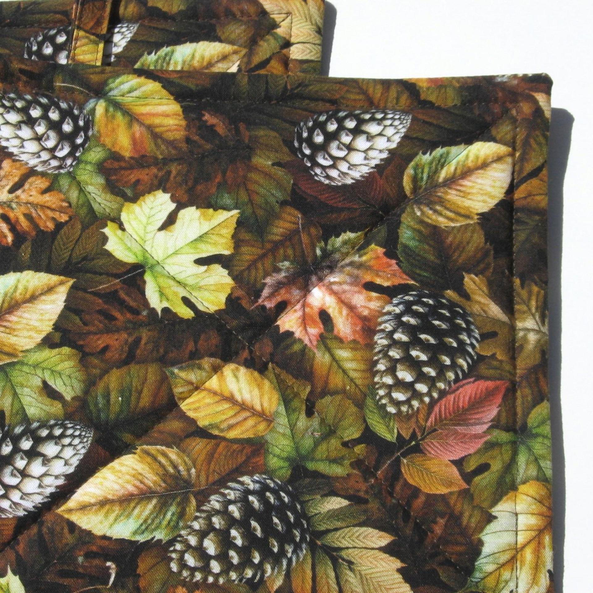 Autumn Woodland Potholders, Leaves and Pinecones Quilted Hot Pads, Rustic Farmhouse Décor, USA Hand Crafted Housewarming or Hostess Gift